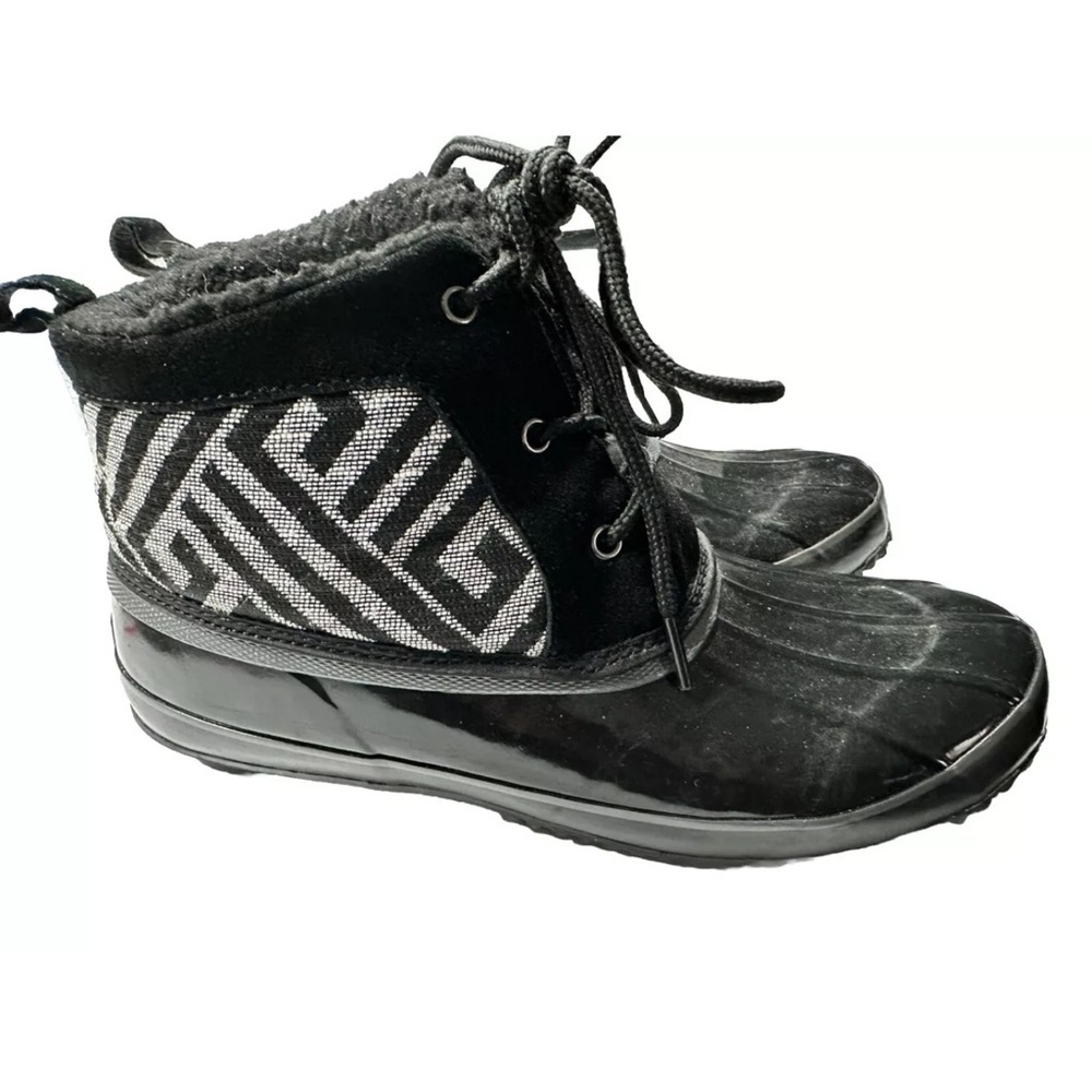 Women’s KHOMBU Melanie all-weather ankle boots size 10 pre-owned